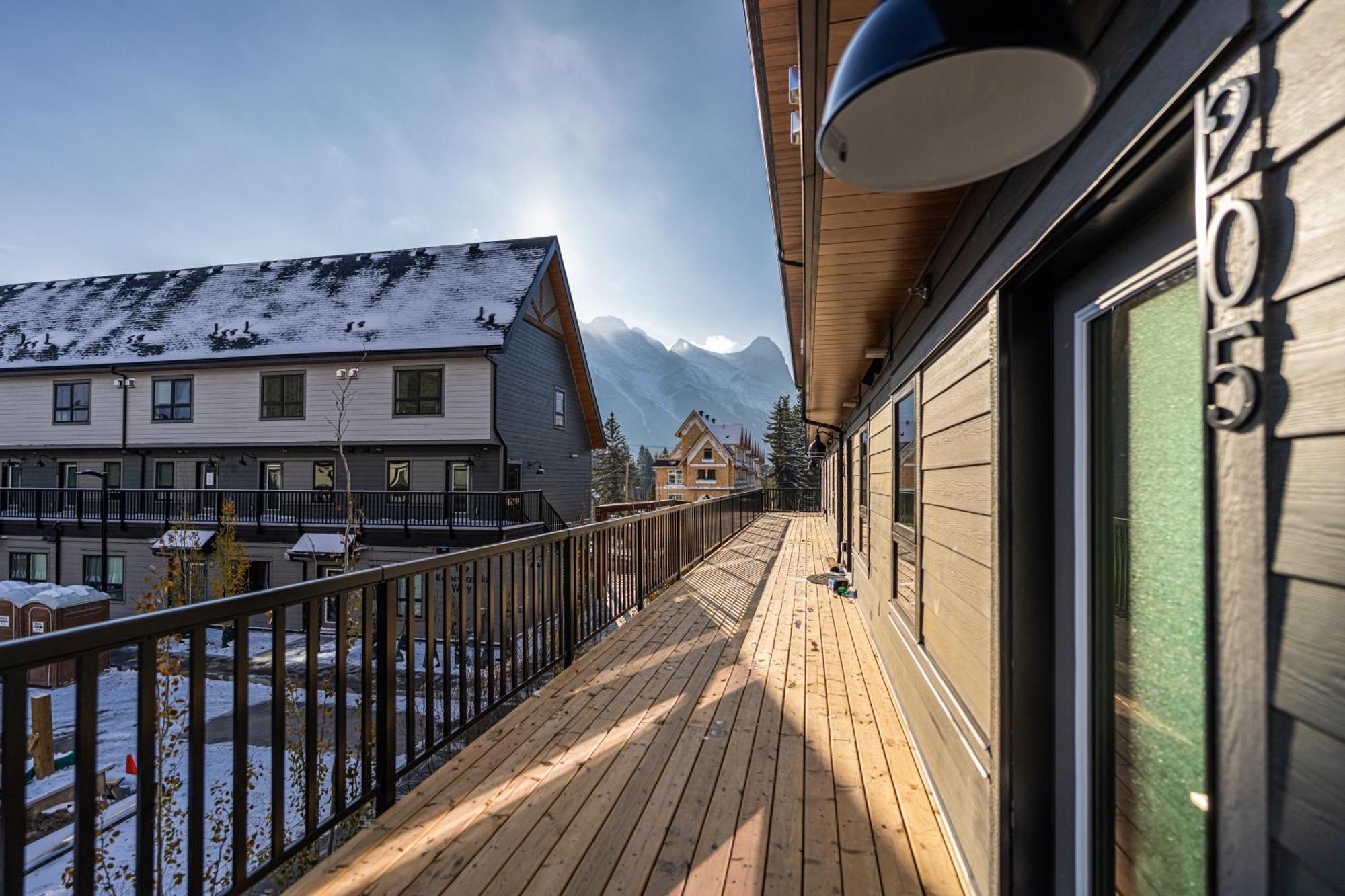 Apartment Three Townhouse Combo - Family Mountain Retreats
