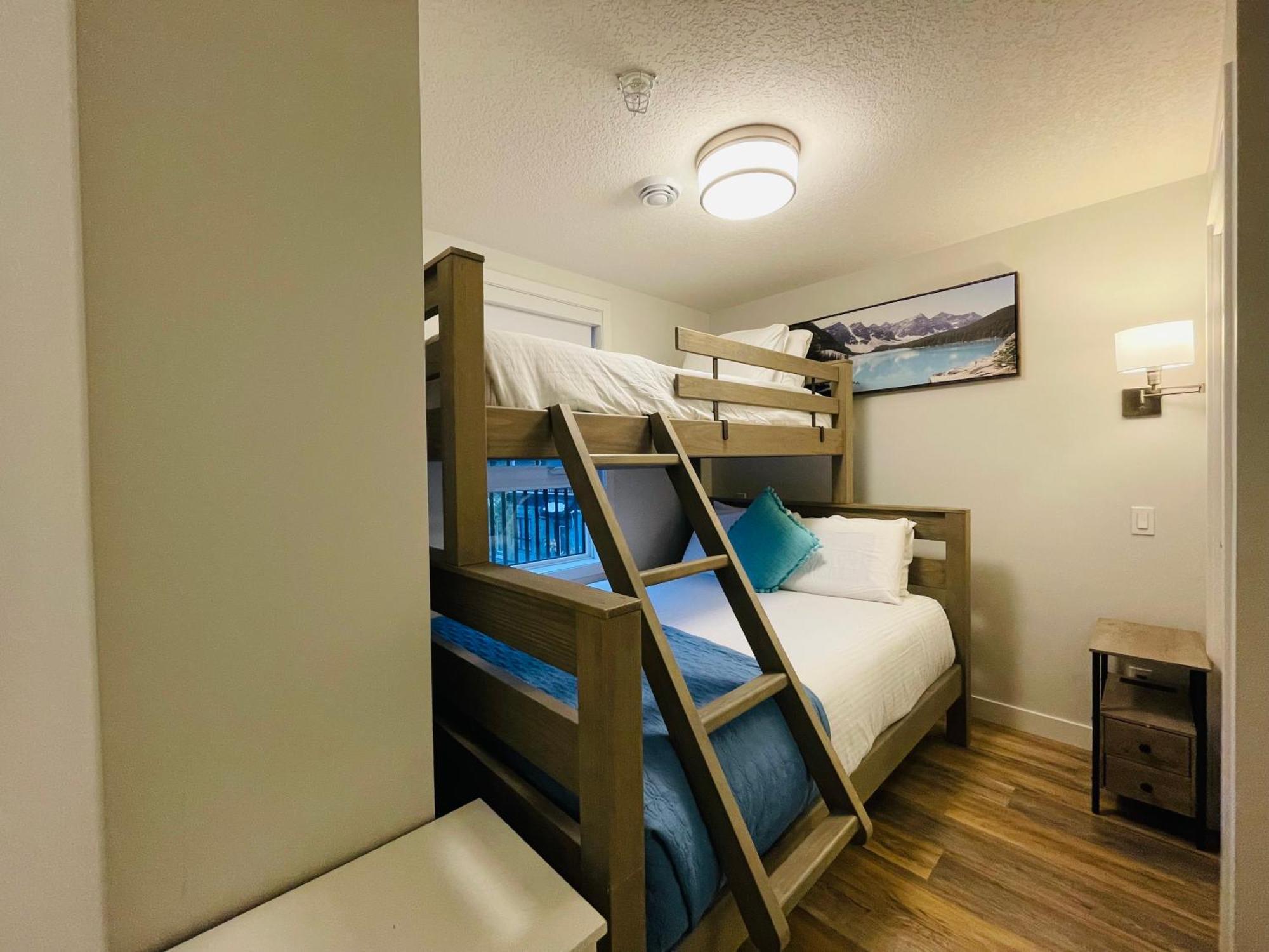 Apartment Three Townhouse Combo - Family Mountain Retreats *